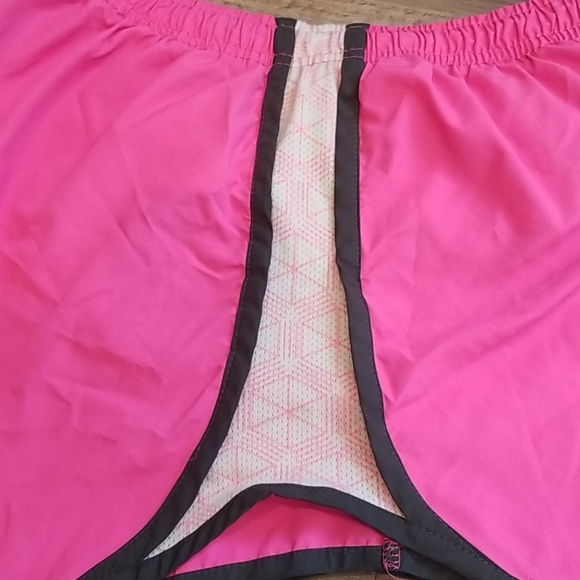 APEX pink athletic shorts 😍 - Picture 5 of 10